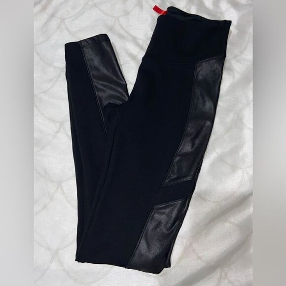 Spanx Faux Leather Moto Leggings High Waisted Ponte‎ Seamless Knit 7/8 Pant - Picture 9 of 10
